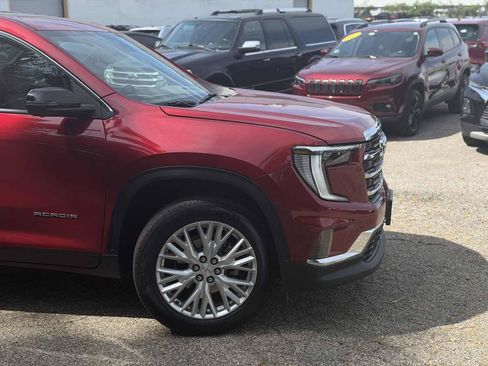 Used 2026 GMC Acadia Elevation w/ Elevation Premium Package AWD/4WD image 3