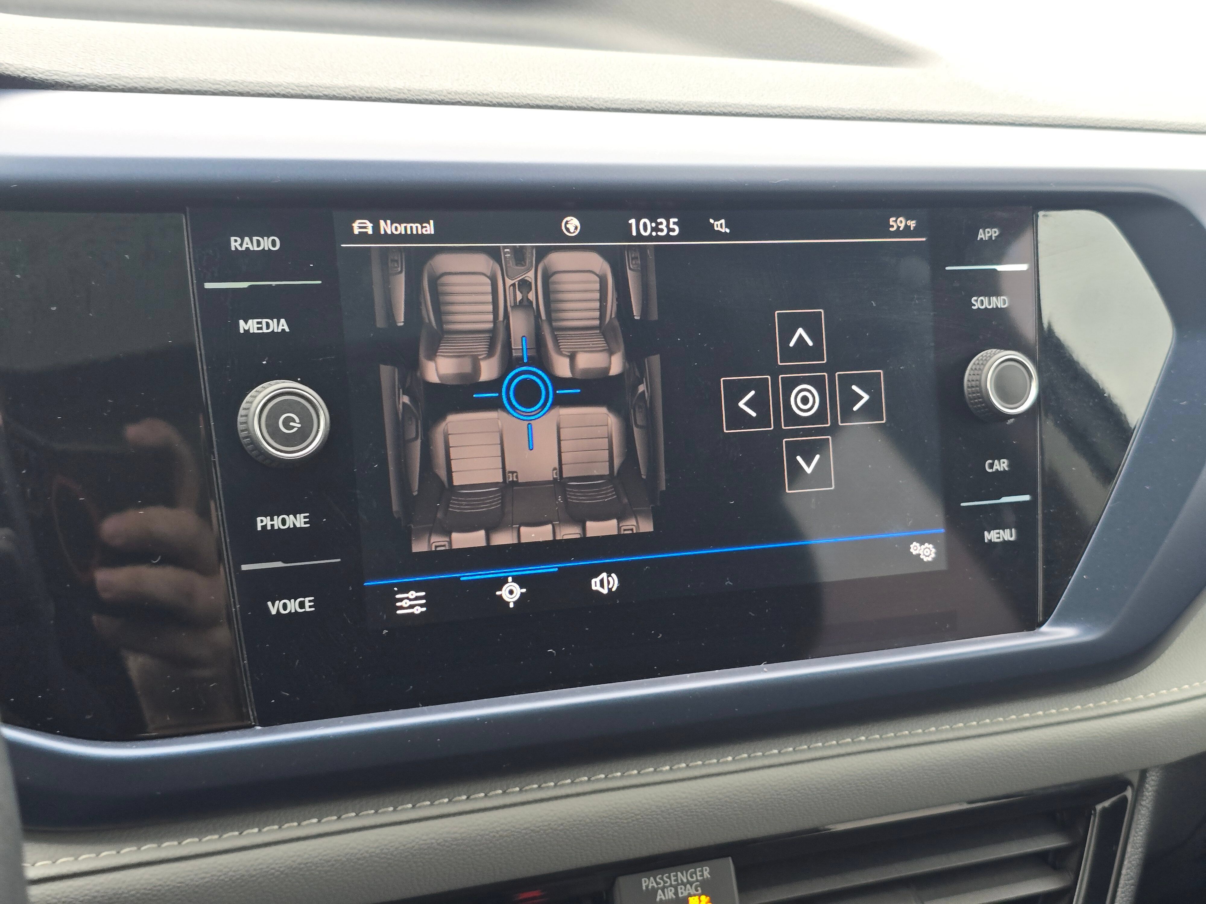 Used 2024 Volkswagen Taos SE w/ Panoramic Sunroof Package AWD/4WD image 27