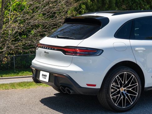 Certified 2026 Porsche Macan AWD/4WD image 14