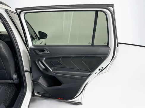 Used 2023 Volkswagen Tiguan SE R-Line FWD image 31