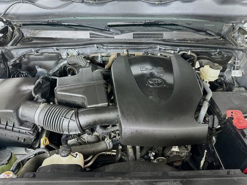 Used 2021 Toyota Tacoma SR5 image 31