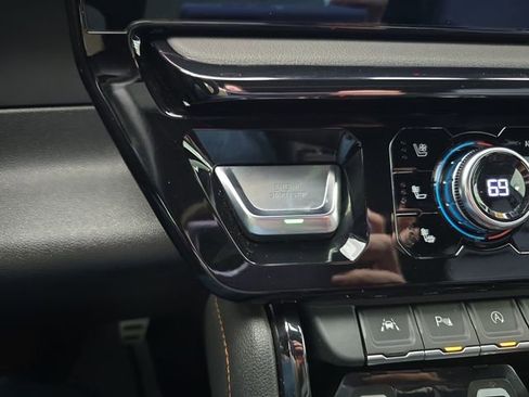 Used 2023 GMC Sierra 1500 AT4 w/ AT4 Premium Package image 25