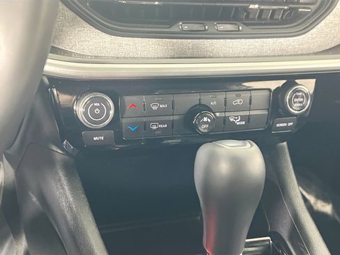 Used 2022 Jeep Compass Latitude image 15