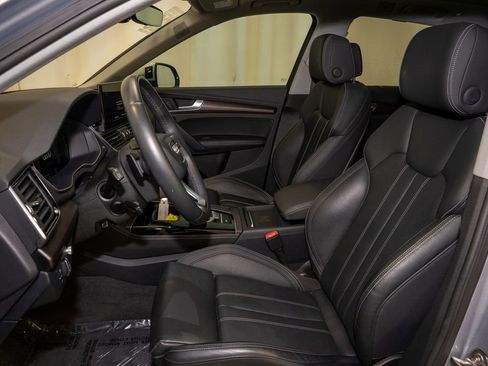 Used 2023 Audi Q5 Prestige w/ Prestige Package image 12