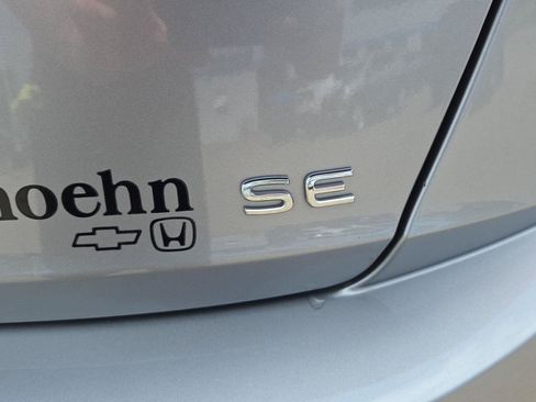 Used 2024 Volkswagen Jetta SE FWD image 5