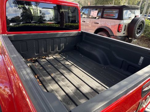 Used 2024 Jeep Gladiator Sport image 12