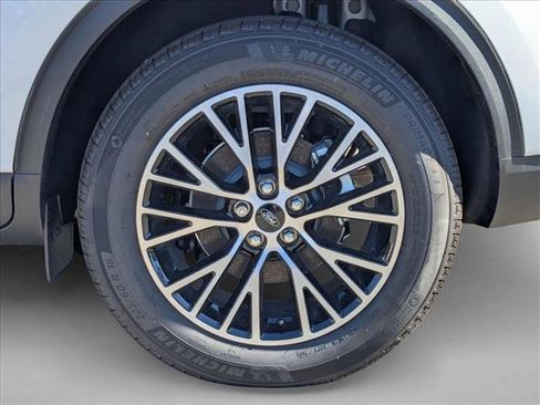 New 2024 Ford Escape SE w/ PHEV Premium Package image 10