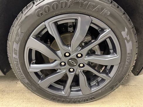 Used 2022 Chevrolet Equinox RS w/ RS Leather Package image 9