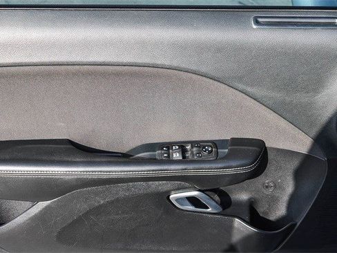 Used 2019 Dodge Challenger SXT image 21