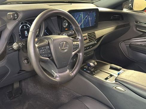 Certified 2021 Lexus LS 500 AWD w/ Accessory Package (Z1) image 21