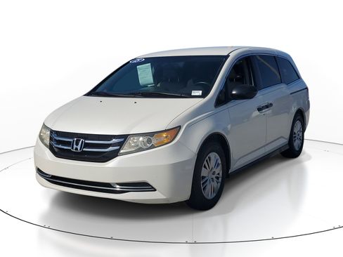 Used 2015 Honda Odyssey LX image 3