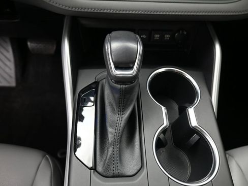 Used 2021 Toyota Highlander XLE image 24