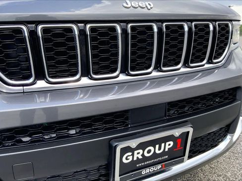 Used 2022 Jeep Grand Cherokee L Limited image 29