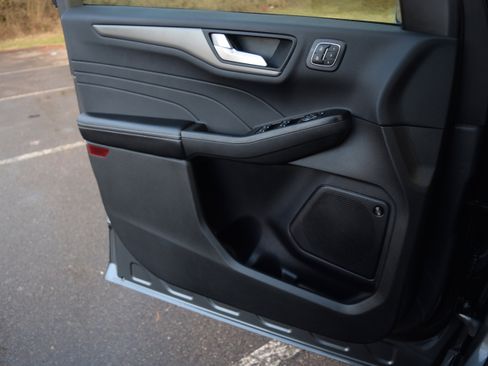 Used 2023 Ford Escape Active w/ Tech Pack #2 image 18