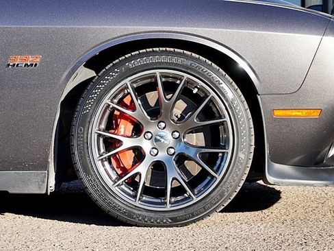 Used 2016 Dodge Challenger SRT w/ Technology Group image 8