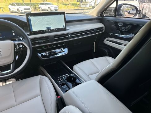 New 2026 Lincoln Corsair Premiere image 30