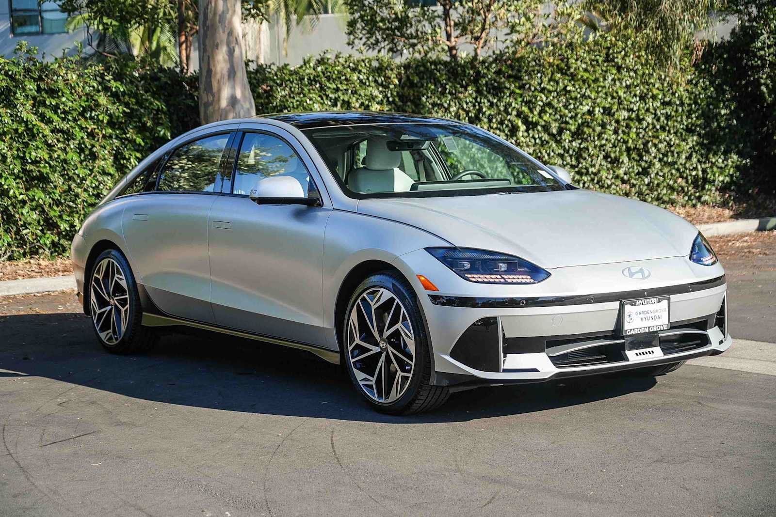 Used 2023 Hyundai Ioniq 6 Limited AWD/4WD image 5