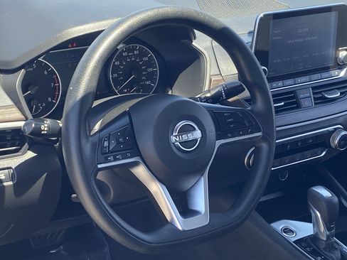 Used 2024 Nissan Altima 2.5 SV FWD image 20