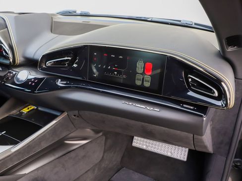 Certified 2025 Ferrari Purosangue image 37