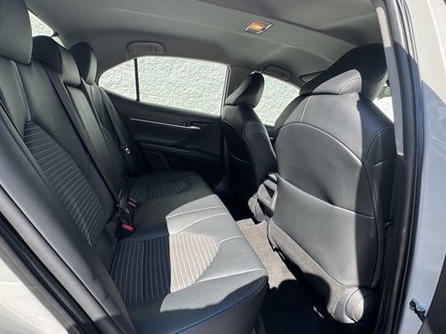 Used 2023 Toyota Camry SE image 11