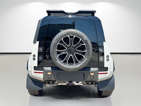 New 2026 Land Rover Defender 110 OCTA AWD/4WD image 4