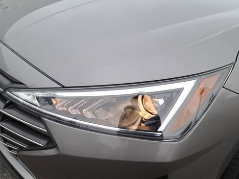 Used 2020 Hyundai Elantra SEL image 34