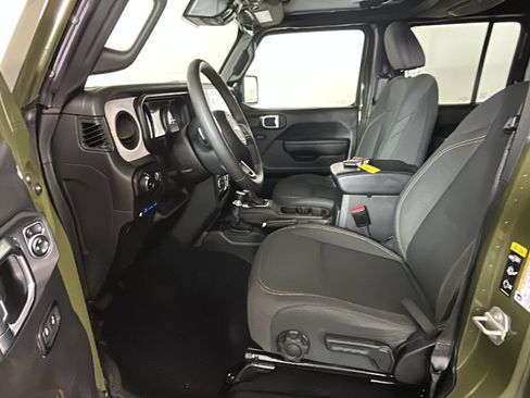 Used 2024 Jeep Wrangler Unlimited w/ Convenience Group AWD/4WD image 13