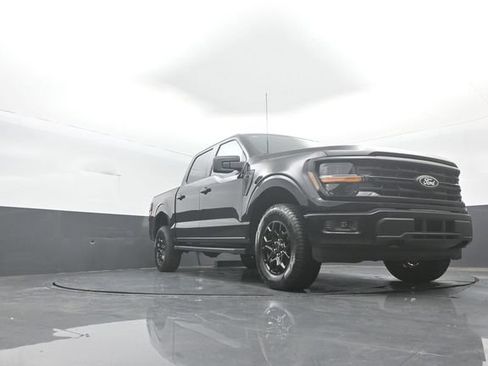 New 2026 Ford F150 XLT w/ XLT Black Appearance Package AWD/4WD image 30