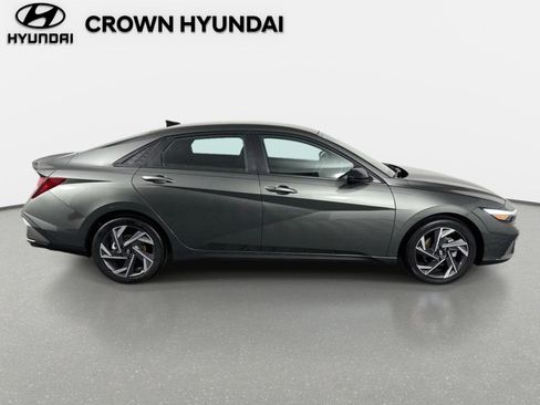 Certified 2025 Hyundai Elantra Sport FWD image 4