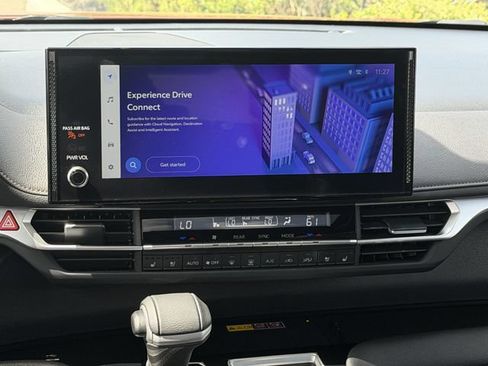 Certified 2025 Toyota Sienna Platinum AWD/4WD image 15