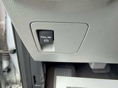 Certified 2018 Ford F150 XLT RWD image 27