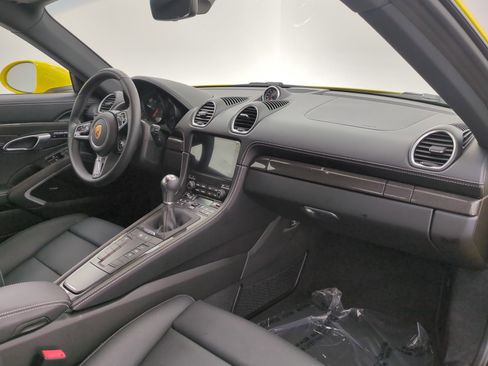 Certified 2025 Porsche 718 Cayman RWD image 19