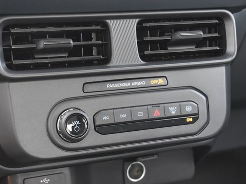 Certified 2026 Ford Maverick XL AWD/4WD image 13