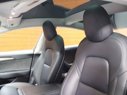 Used 2023 Tesla Model 3 Standard Range image 36