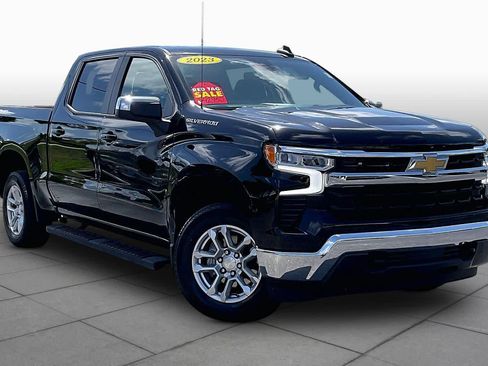 Used 2023 Chevrolet Silverado 1500 LT AWD/4WD image 3