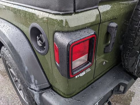 Used 2024 Jeep Wrangler Sport AWD/4WD image 11