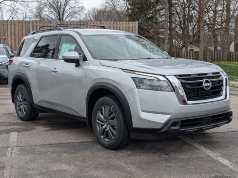 New 2025 Nissan Pathfinder SV image 6