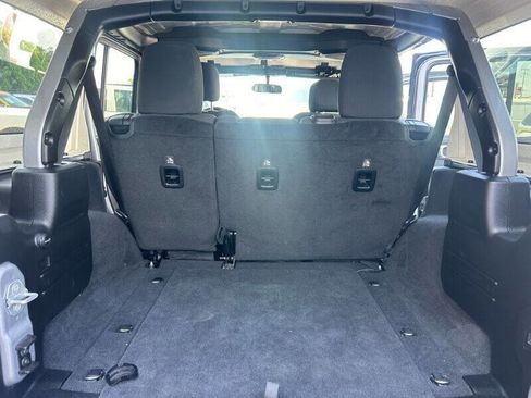 Used 2019 Jeep Wrangler Unlimited Sport S image 15