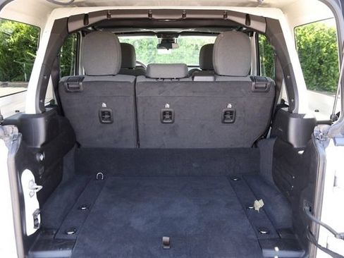 Used 2024 Jeep Wrangler Unlimited AWD/4WD image 7