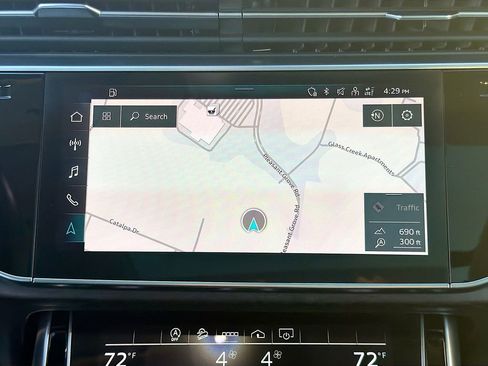 Used 2022 Audi Q8 Premium Plus image 31