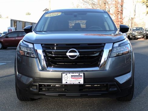 Certified 2024 Nissan Pathfinder S image 2