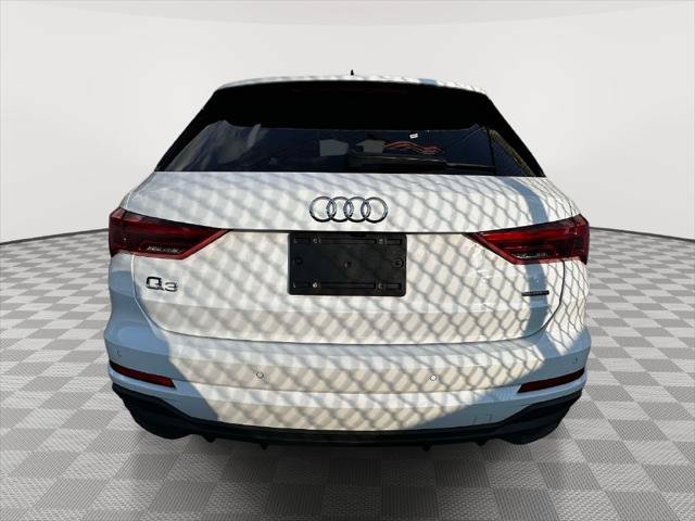 Used 2024 Audi Q3 2.0T Premium w/ Convenience Package AWD/4WD image 4
