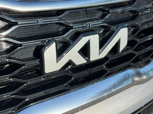 Used 2022 Kia Telluride EX w/ EX Premium Package FWD image 9