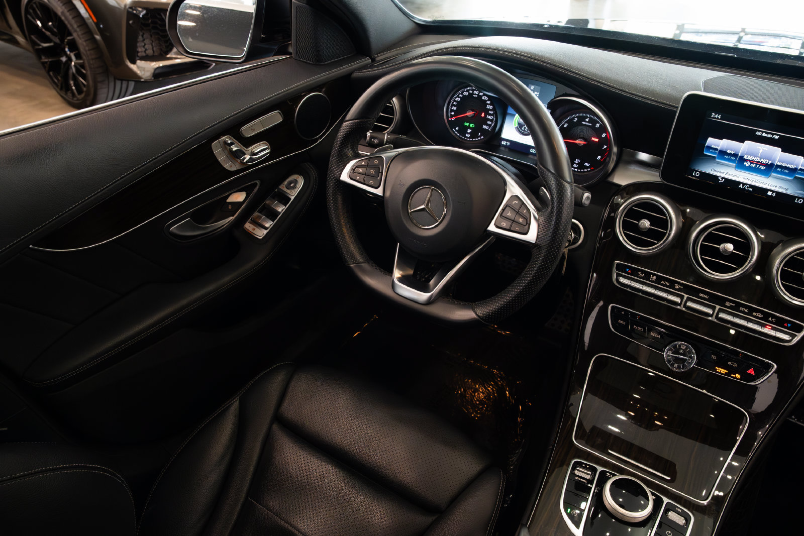 Used 2017 Mercedes-Benz C 300 Sedan image 9