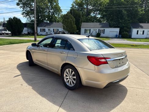 Used 2013 Chrysler 200 Touring FWD image 8