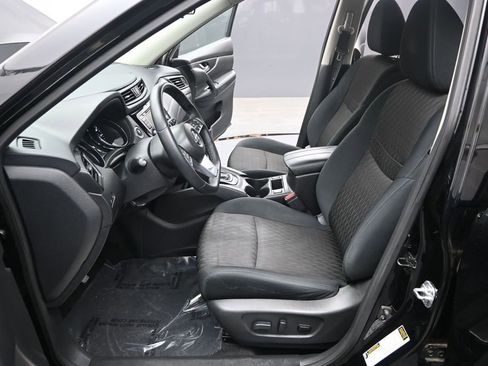 Used 2018 Nissan Rogue SV AWD/4WD image 13