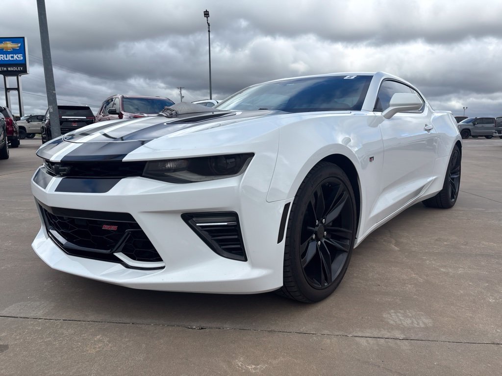 Used 2018 Chevrolet Camaro SS RWD image 3