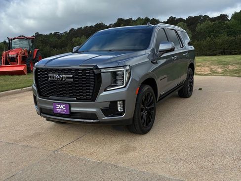 Used 2022 GMC Yukon Denali w/ Denali Premium Package AWD/4WD image 1