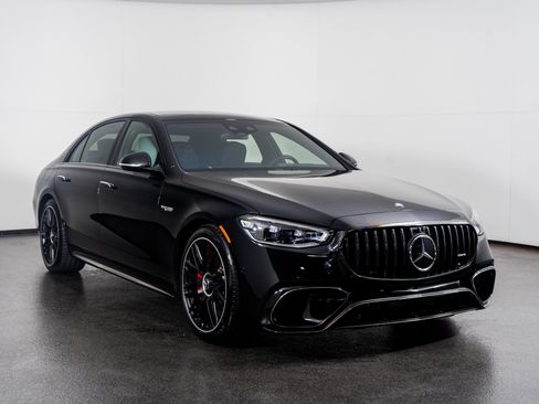 Used 2025 Mercedes-Benz S 63 AMG S w/ AMG Night Package image 4