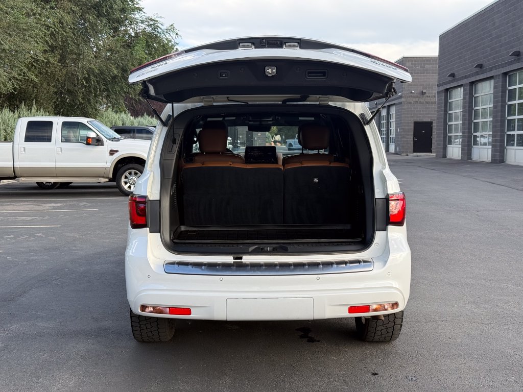 Used 2024 INFINITI QX80 Sensory w/ Cargo Package AWD/4WD image 11